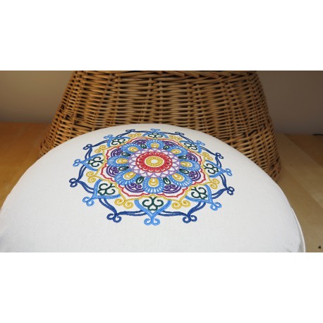 zafu - pohankový sedák - meditační polštář režný s vyšívanou mandalou domodra 40cm